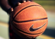 开云体育直播-湖人NBA杯小组赛横扫森林狼，浓眉三双之夜重现冠军之姿